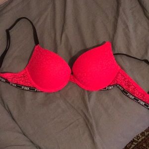 PINK vs bra
